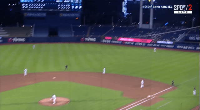 ADlykR.gif