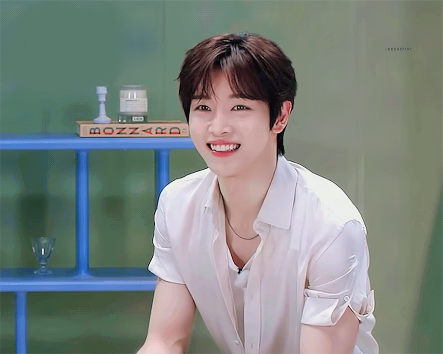 AFMHbJ.gif