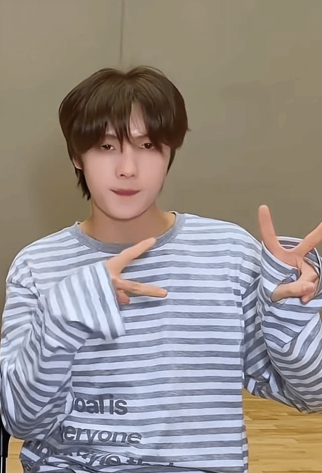 AJGwTy.gif