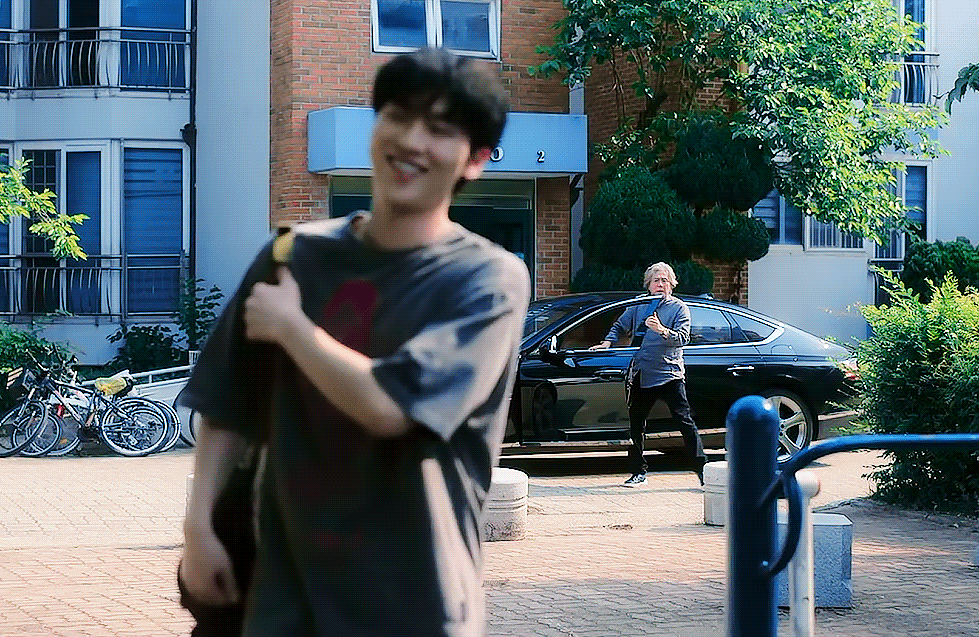 AJjVye.gif