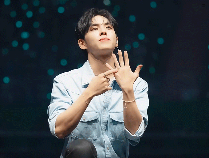 AWCAEu.gif