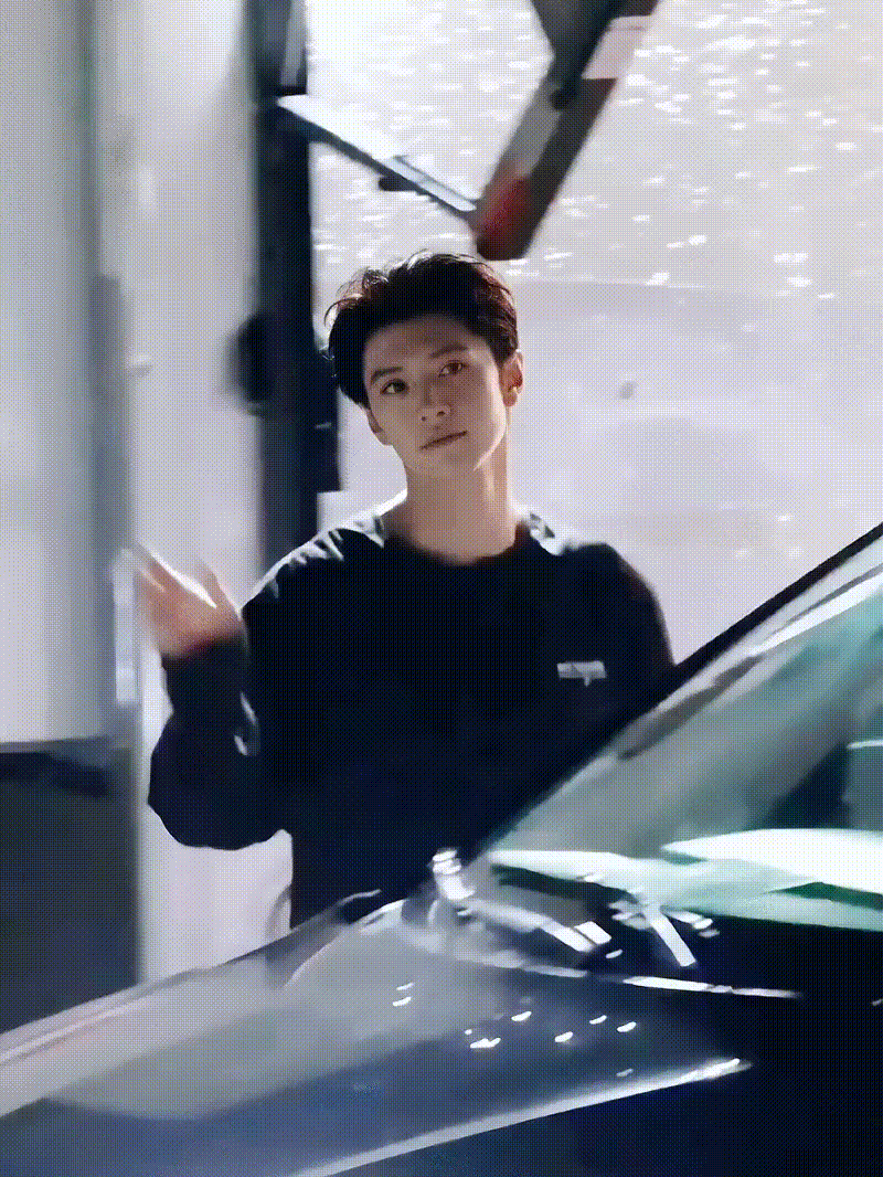 AXQDQu.gif