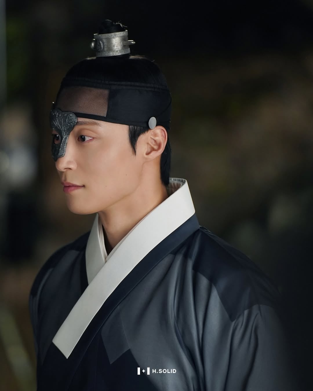 AXyIjI