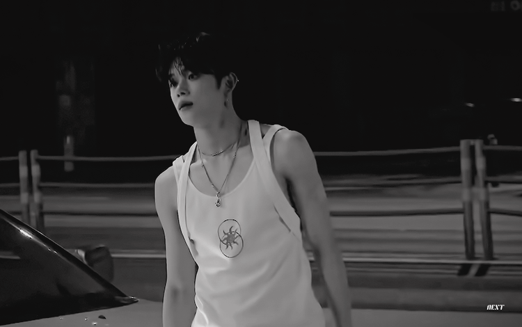 AiawSG.gif