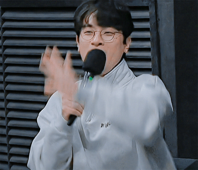 BEkHUV.gif