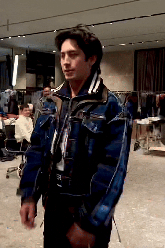BwshMe.gif