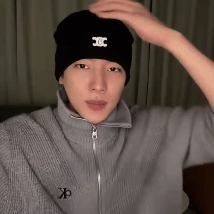 CAsjYp.gif