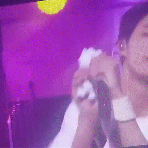 CrkYoW.gif
