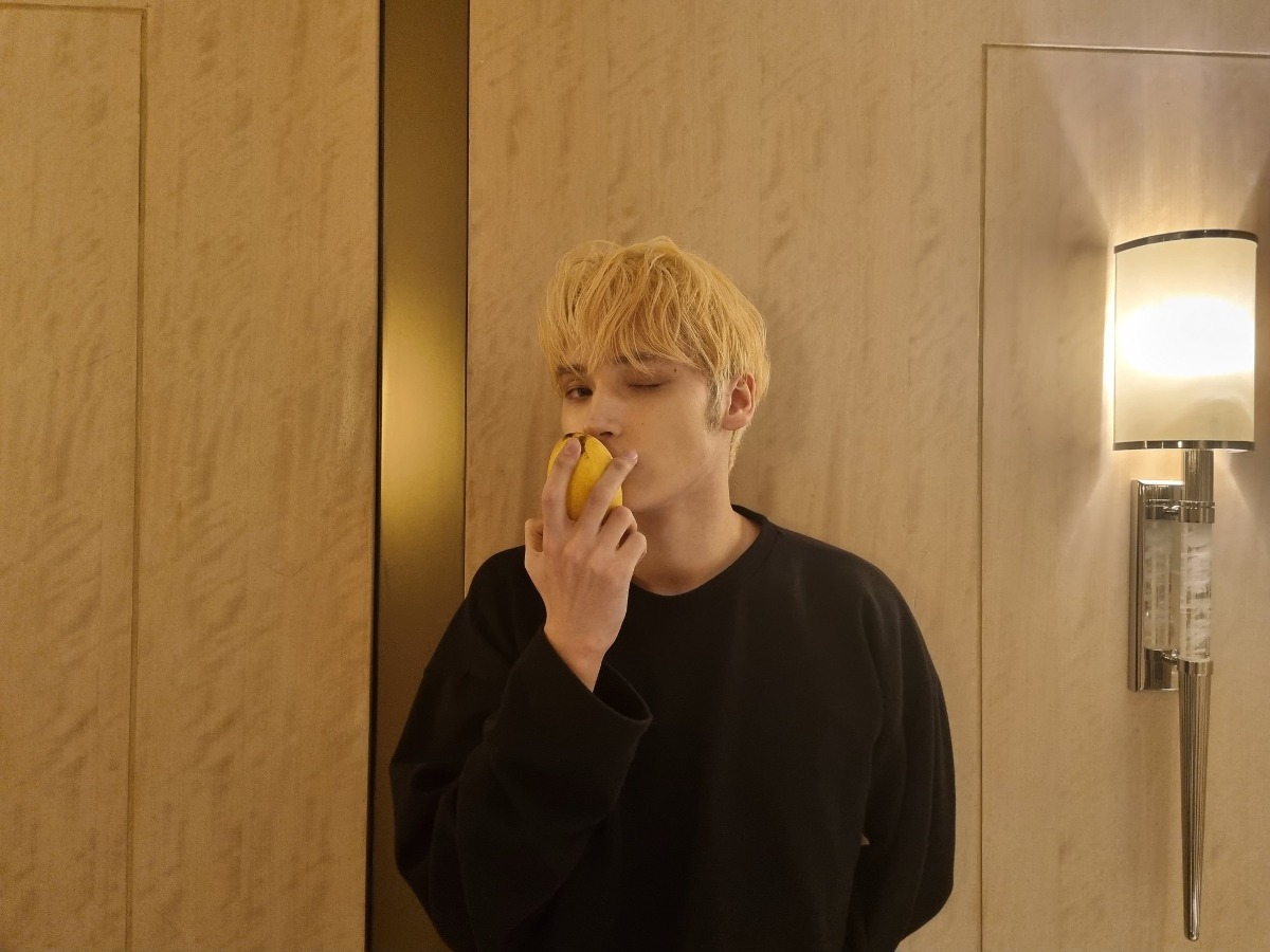 더쿠 - 💙휴닝카이가 가져온 여름한스푼💙 태현이 트윗🥭