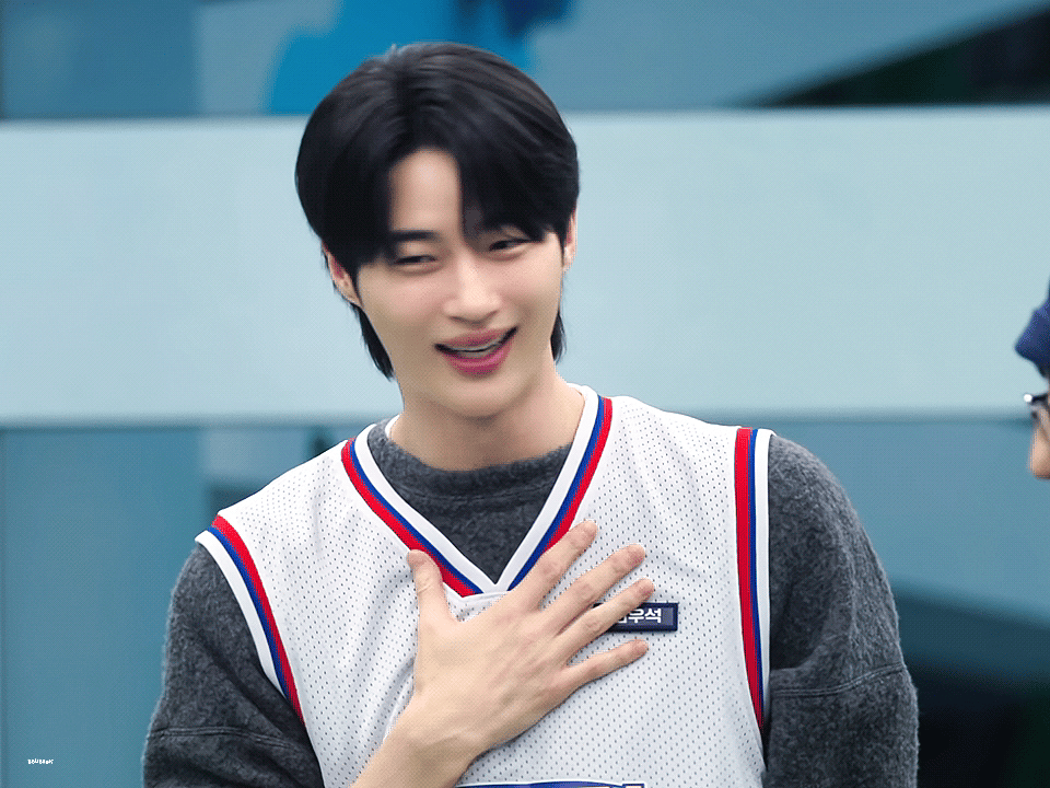 EMjfMY.gif