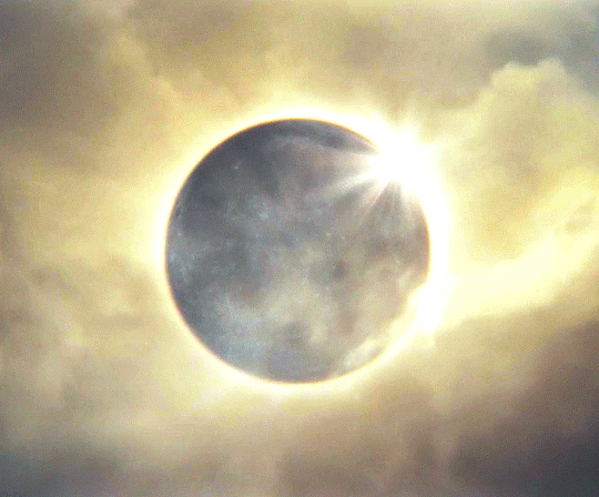 EQOzRu.gif
