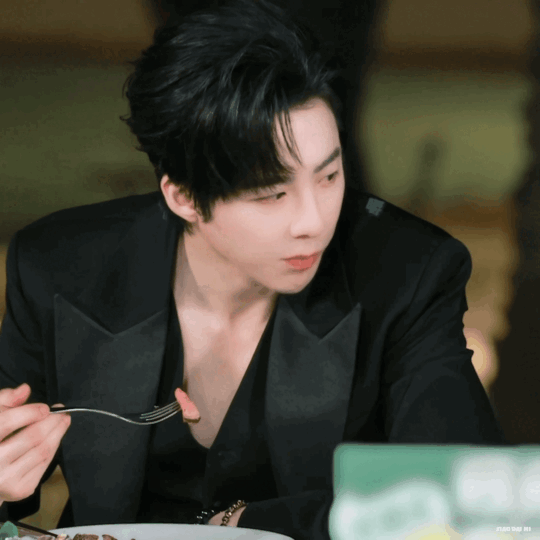 ElqnIH.gif
