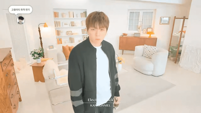 FvnXGR.gif