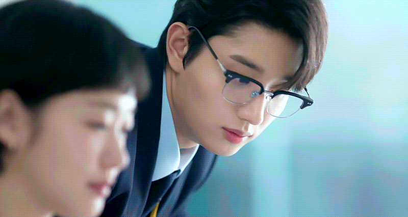 GDZUYm.gif
