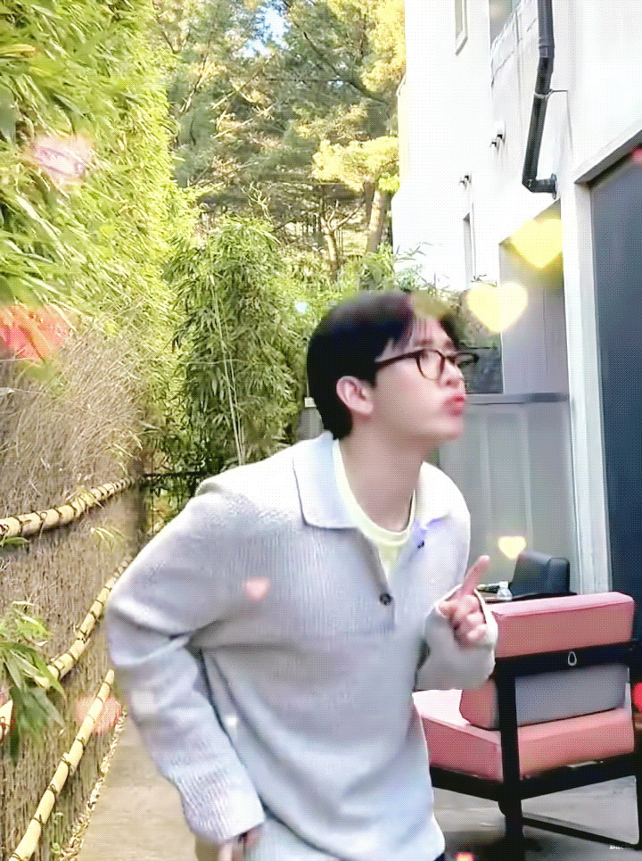 GcyHhE.gif