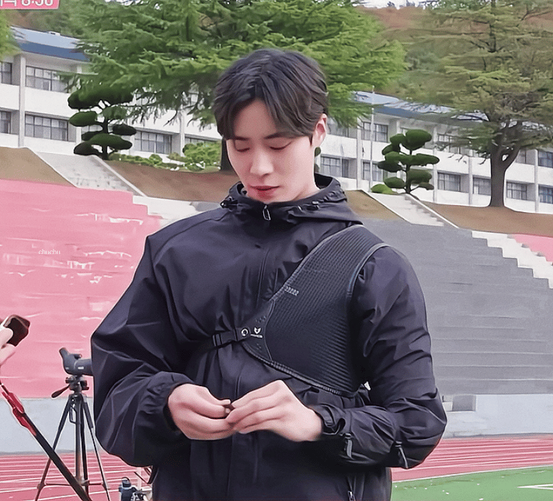 GkhpRG.gif