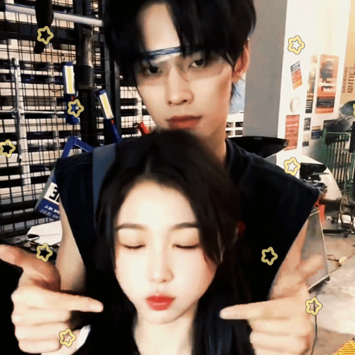 GmuVBq.gif