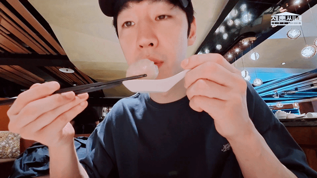 GxtrxY.gif