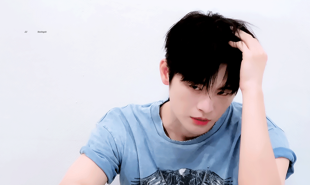 GxzxBE.gif