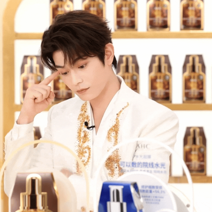 HkBtjv.gif