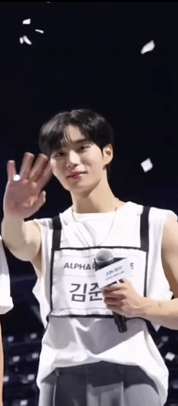 HyCFDa.gif