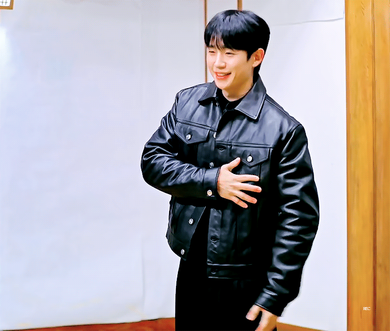 IcnjIv.gif