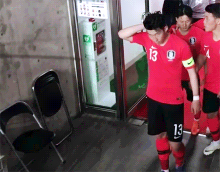 IjUMNF.gif