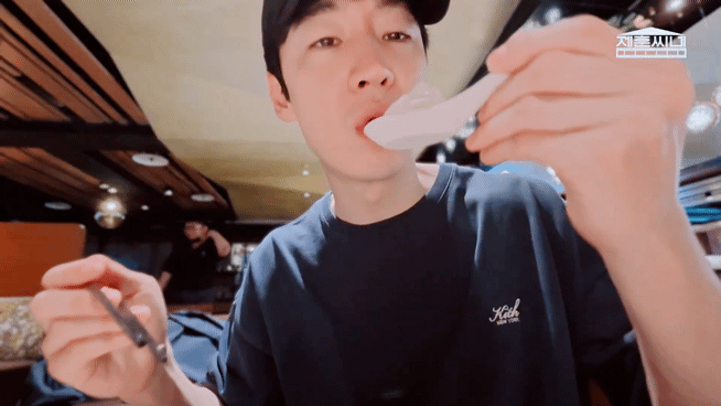 JKCruJ.gif
