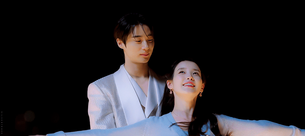 JkYLBe.gif