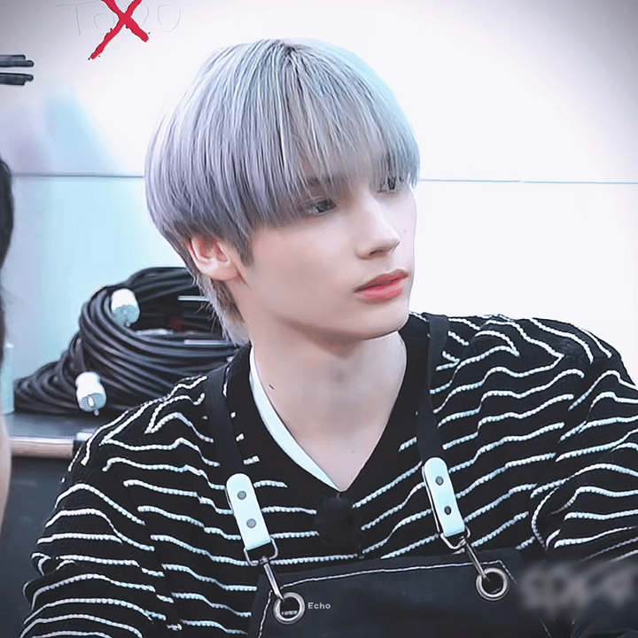 JohhSi.gif