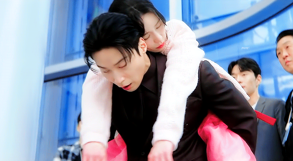 JqOuUO.gif