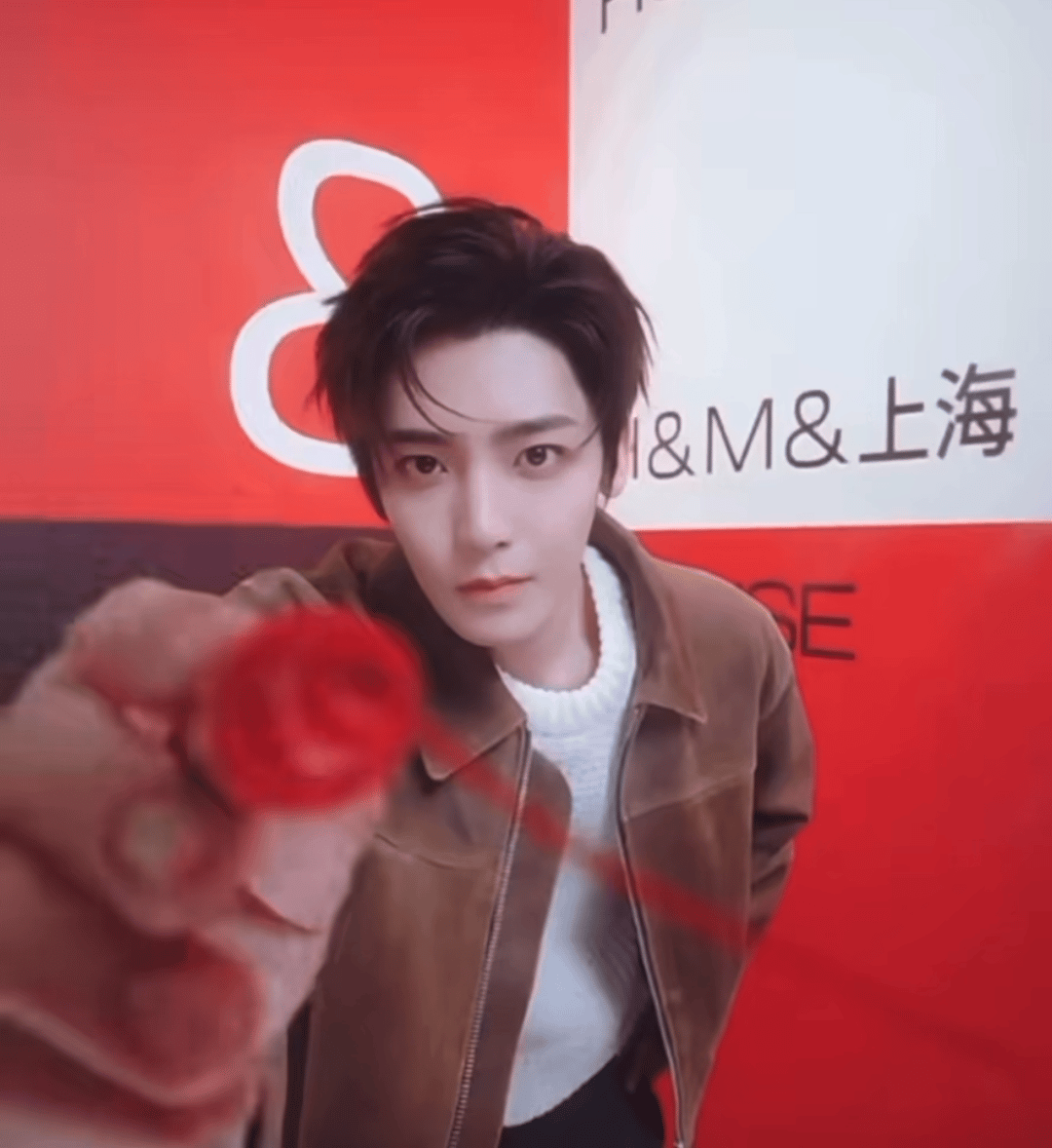 JvqqPn.gif