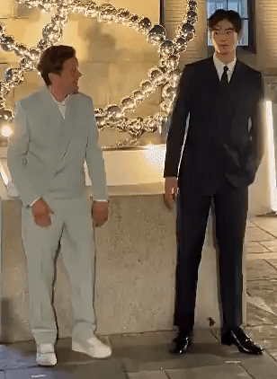 JzXjCI.gif