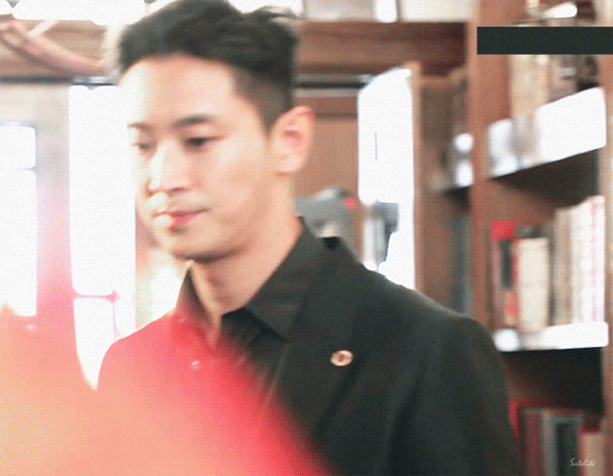 KAATuR.gif