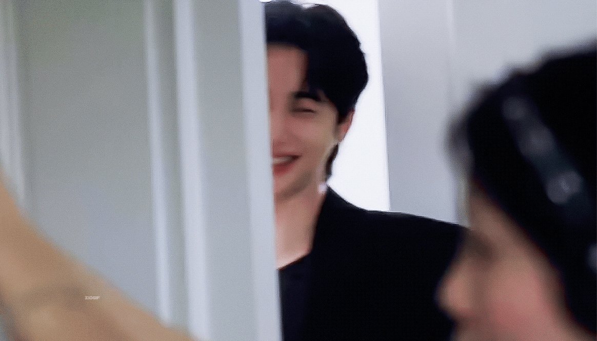 KiZFQm.gif