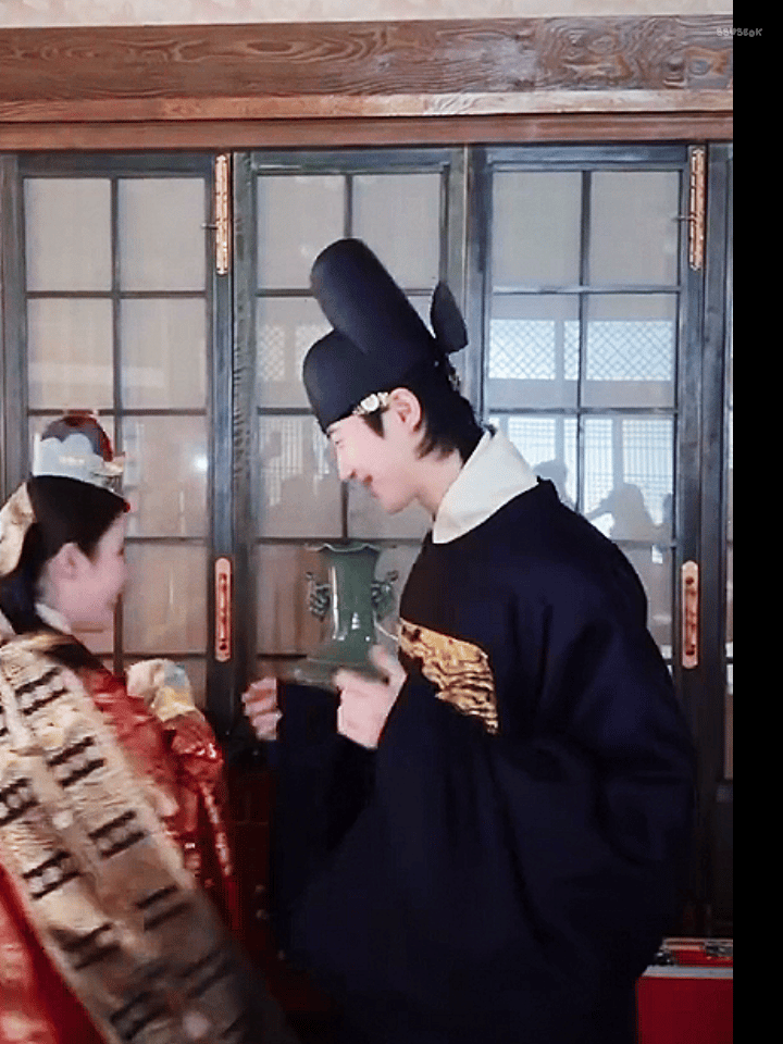 LGZOhf.gif