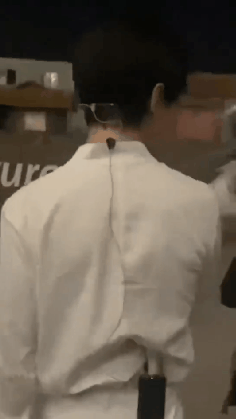 LHyxaw.gif