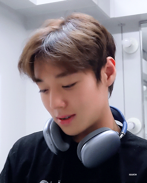 LIawFB.gif