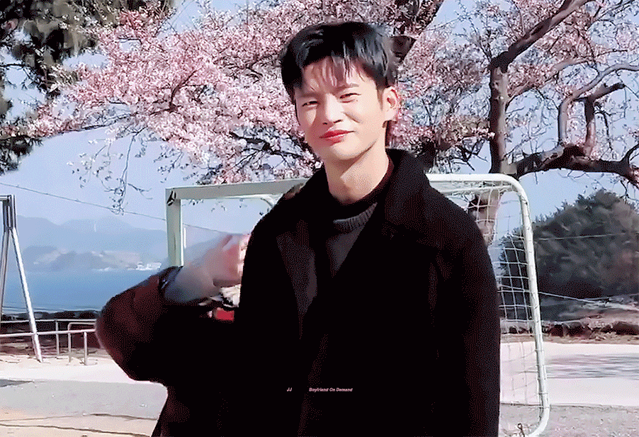 LeJMbK.gif