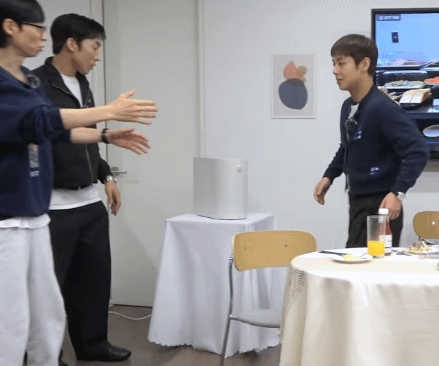 LeoHIE.gif