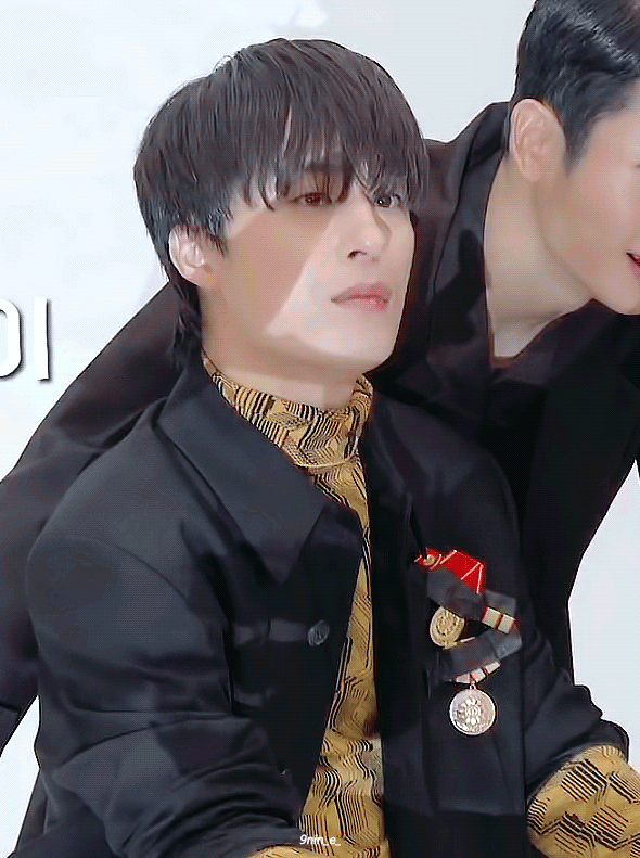 LhCSDj.gif