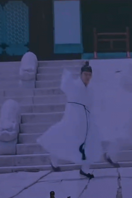 LzhsJR.gif