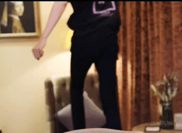 MAuaKT.gif