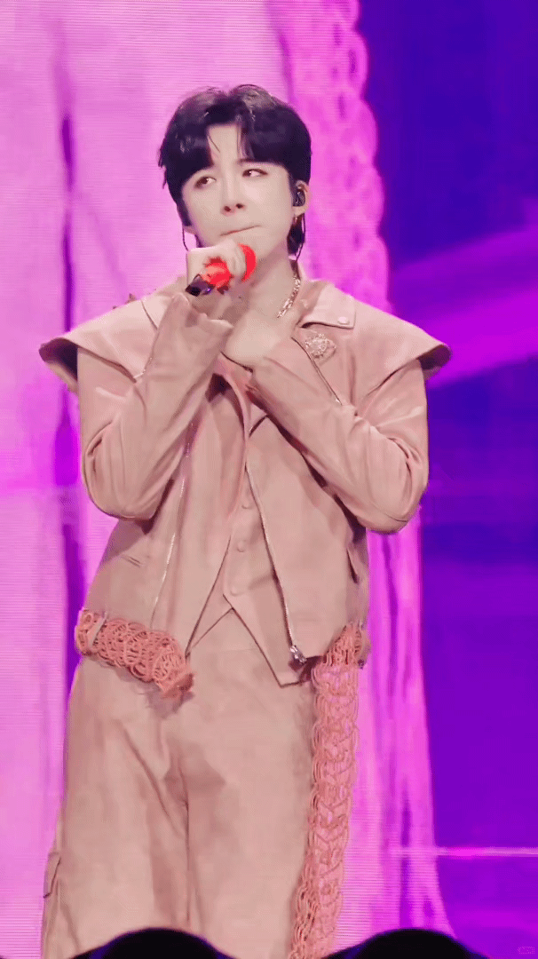 NcYGKr.gif