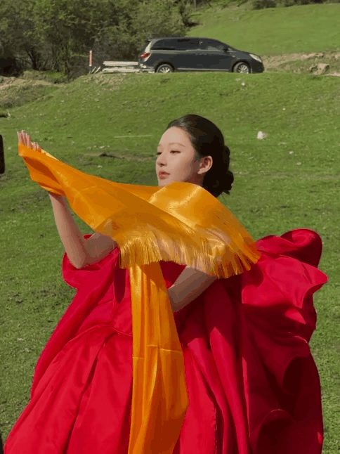 NiikDh.gif