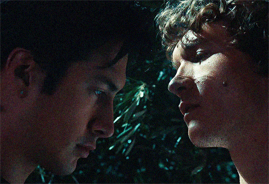 NnrfxJ.gif
