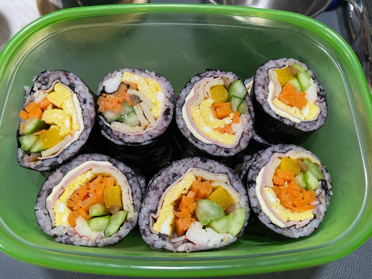 전체 게시판 - ㅇㅂㅇ 시간이 지나니깐 치즈가 녹아서 김밥 더 맛있다 ㅋ