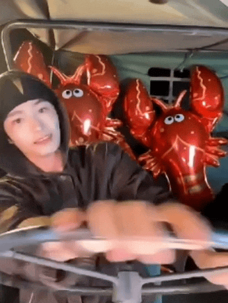 PXxKgU.gif
