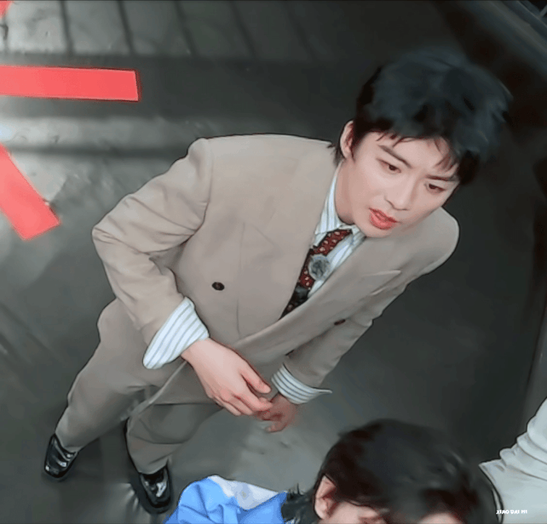 QYUUPY.gif