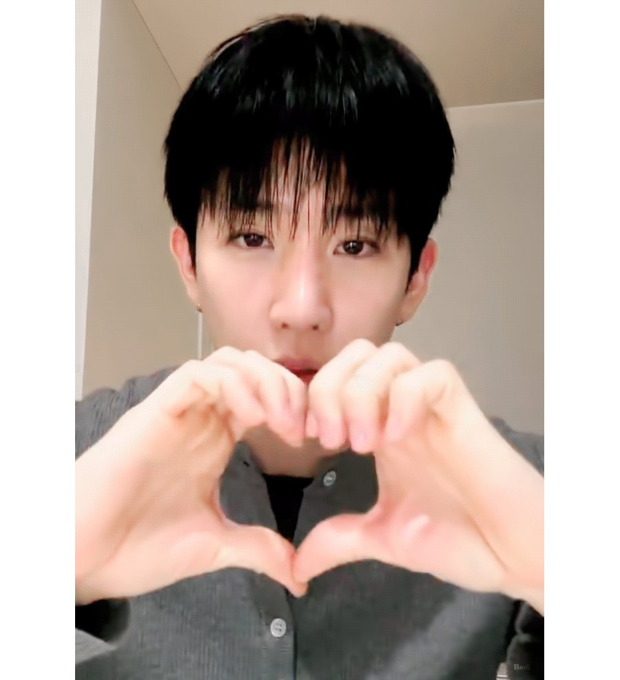 QcuEJR.gif